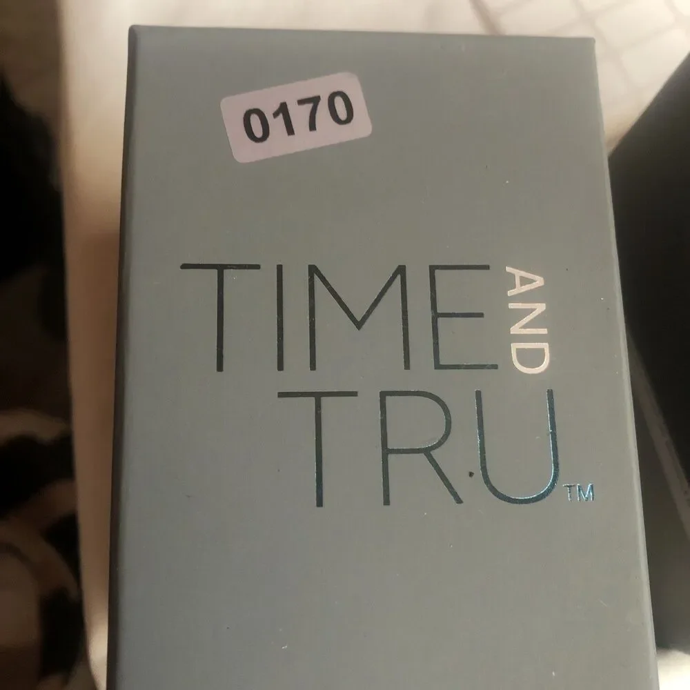 Time & Tru Women's Crystal Accent Silvertone Fashion Watch New In Box